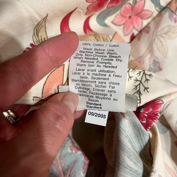 Pottery barn full/queen duvet cover and two pillow shams standard - Picture 2 of 4